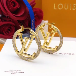 Louis Vuitton   Collection ——