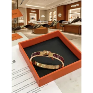 Hermes  Collection ——