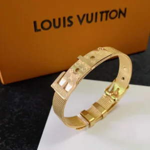 Louis Vuitton  Collection ——