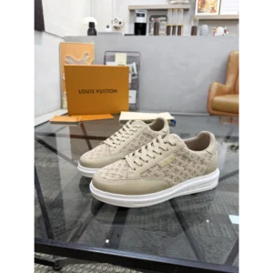 Casual sports shoes