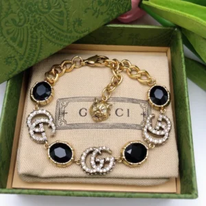 Gucci  Collection ——