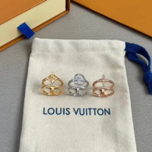 Louis Vuitton  Collection ——