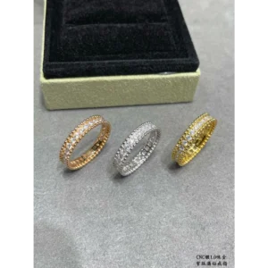 Van Cleef & Arpels  Collection ——