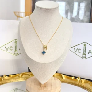Van Cleef & Arpels   Collection ——