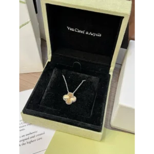 Van Cleef & Arpels   Collection ——