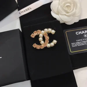 Brooch Collection ——