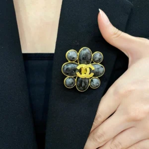 Brooch Collection ——