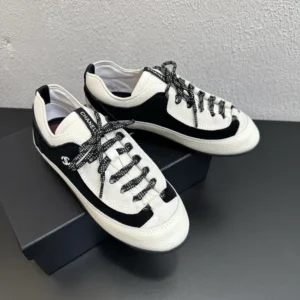 Casual shoes